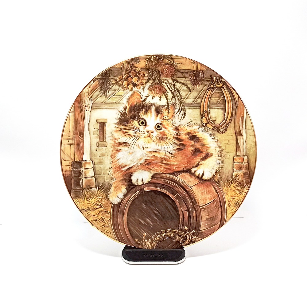 Декоративная (сувенирная) фарфоровая тарелка 