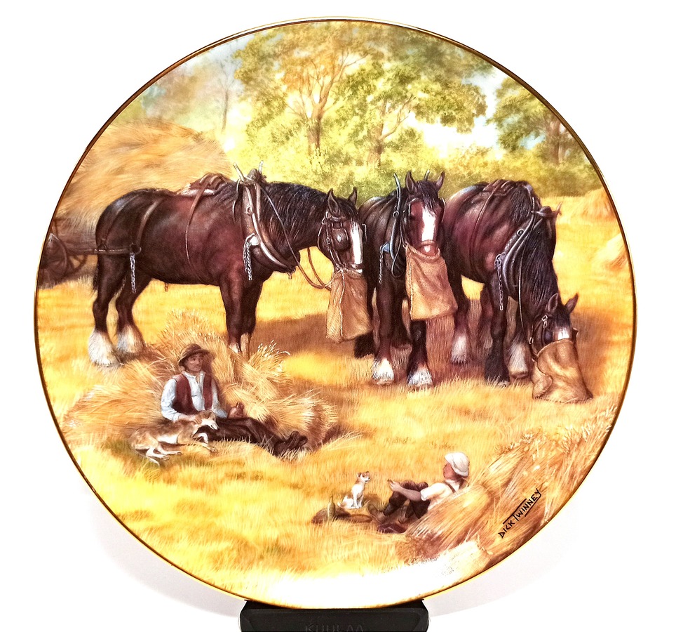 Декоративная коллекционная (сувенирная) фарфоровая тарелка 